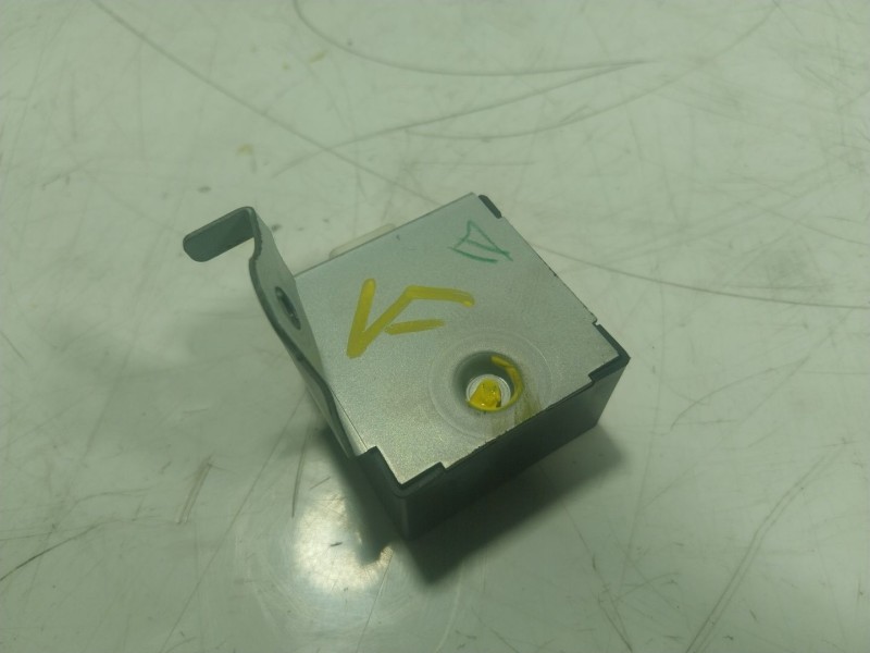 Recambio de modulo electronico para toyota hilux referencia OEM IAM  897410K101 