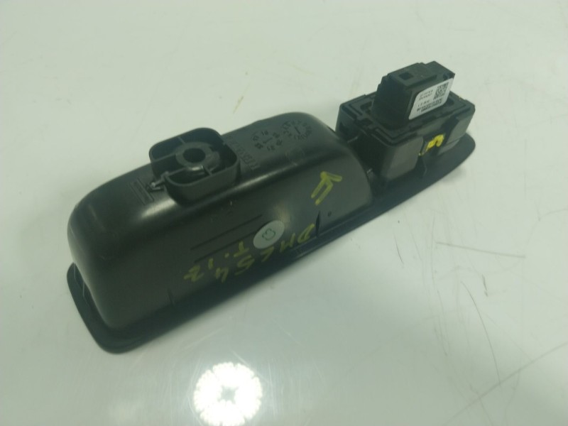 Recambio de mando elevalunas trasero izquierdo para renault captur ii 1.0 tce referencia OEM IAM  254218388R 