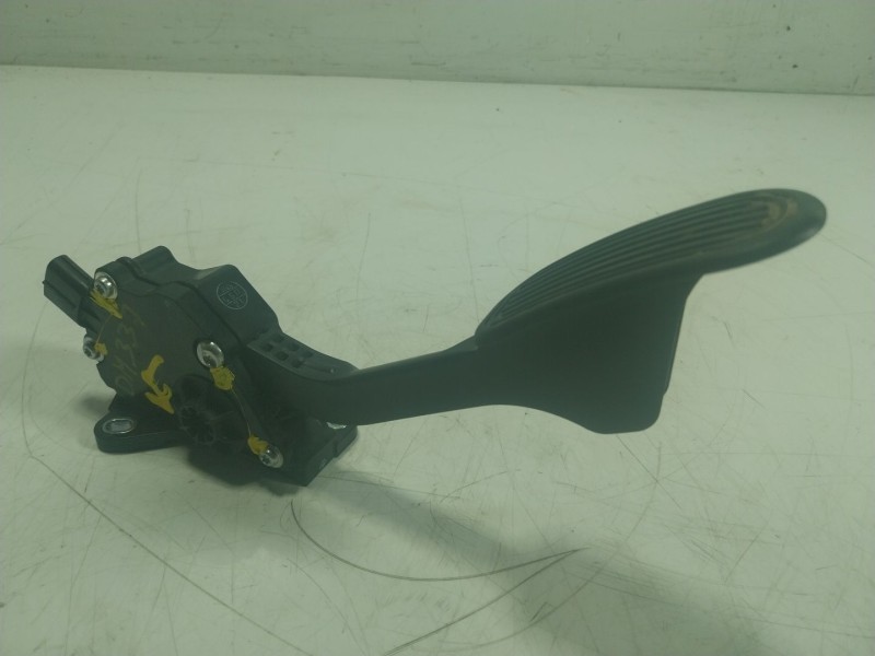 Recambio de potenciometro pedal para toyota hilux referencia OEM IAM  781100K030 