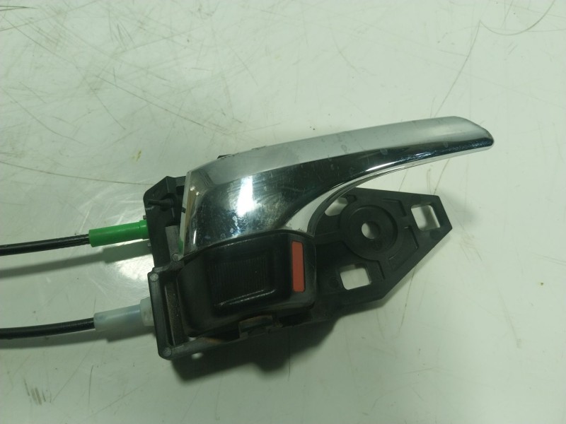 Recambio de cerradura puerta delantera derecha para toyota hilux referencia OEM IAM   