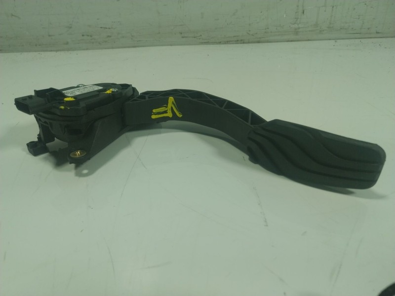 Recambio de potenciometro pedal para renault captur ii 1.0 tce referencia OEM IAM  180100879R 