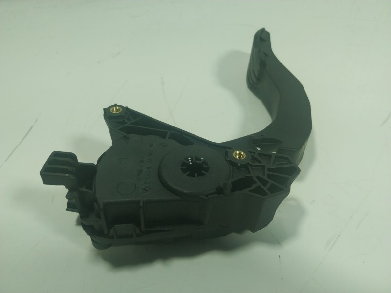 Recambio de potenciometro pedal para renault captur ii 1.0 tce referencia OEM IAM  180100879R 