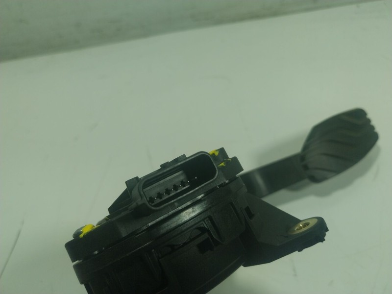 Recambio de potenciometro pedal para renault captur ii 1.0 tce referencia OEM IAM  180100879R 
