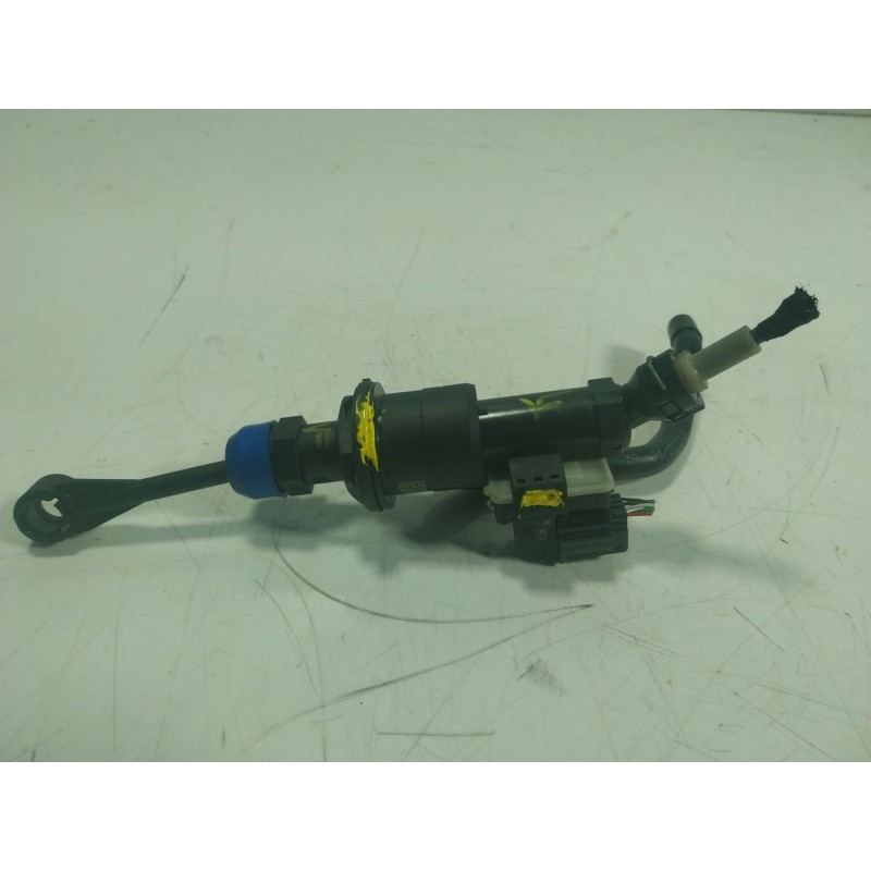 Recambio de bomba embrague para renault captur ii 1.0 tce referencia OEM IAM  306100482R 