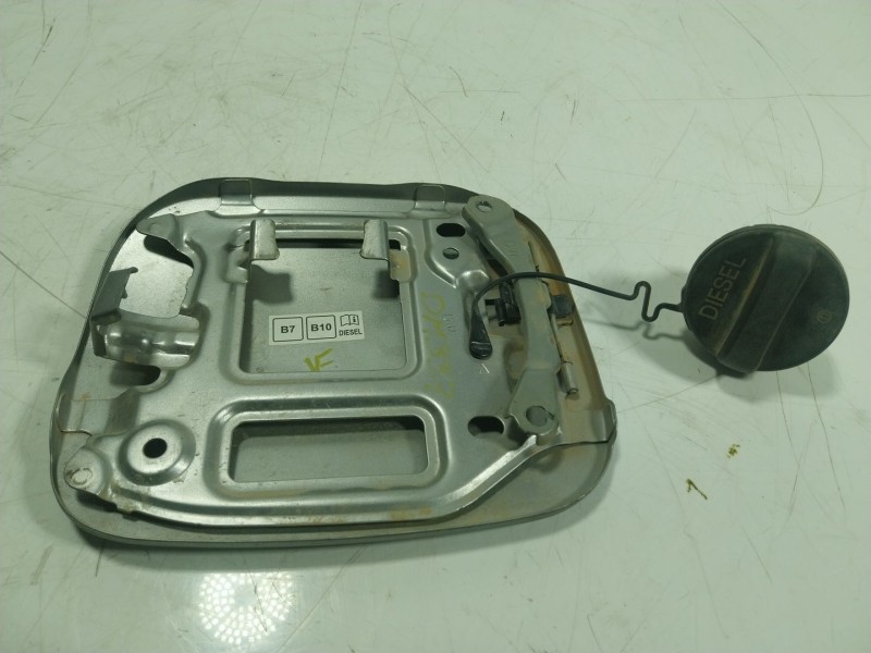 Recambio de tapa combustible para toyota hilux referencia OEM IAM   