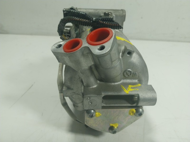 Recambio de compresor aire acondicionado para renault captur ii 1.0 tce referencia OEM IAM  926004423R 
