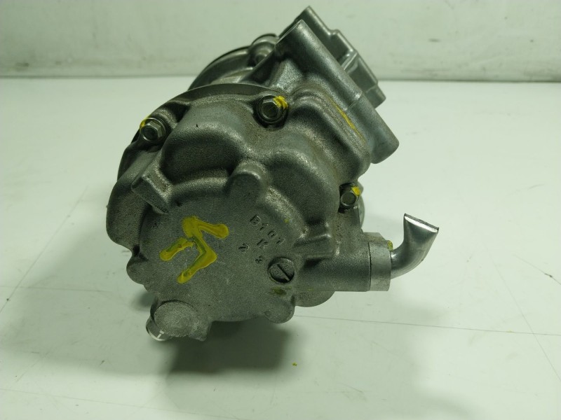 Recambio de compresor aire acondicionado para toyota yaris 1.5 vvti hev referencia OEM IAM  0424000741 