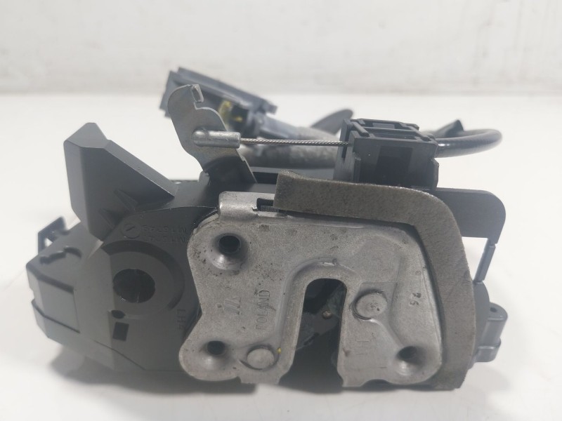 Recambio de cerradura puerta trasera izquierda para renault captur ii 1.0 tce referencia OEM IAM  825031538R 