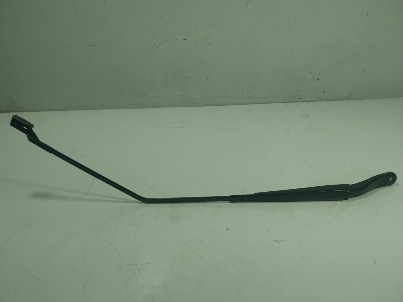 Recambio de brazo limpia delantero derecho para renault captur ii 1.0 tce referencia OEM IAM   