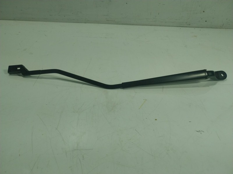 Recambio de brazo limpia delantero izquierdo para renault captur ii 1.0 tce referencia OEM IAM   
