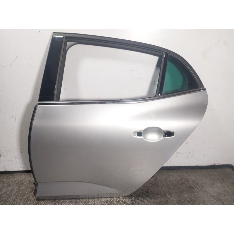 Recambio de puerta trasera izquierda para renault megane iv berlina 5p 1.3 tce referencia OEM IAM   