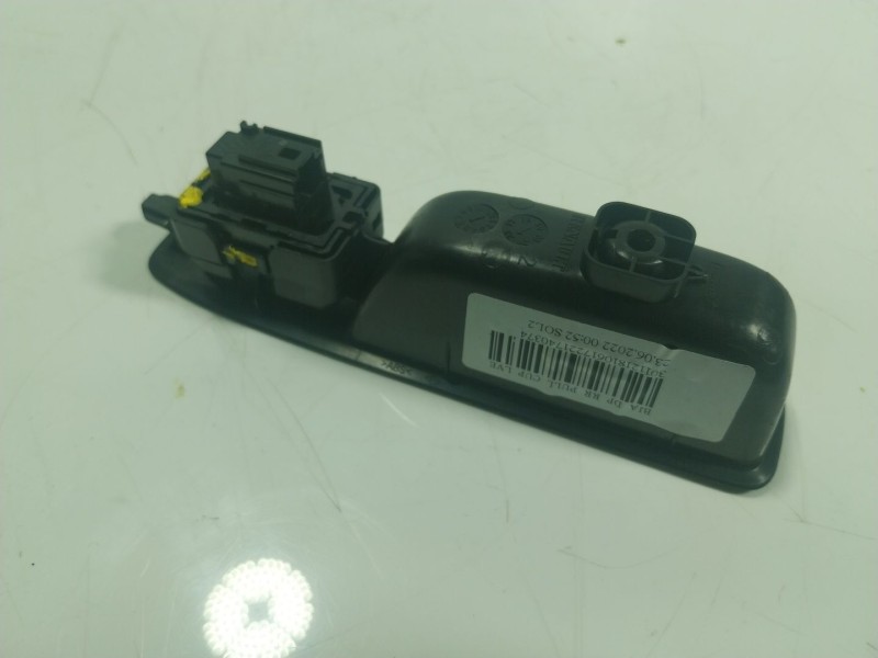 Recambio de mando elevalunas trasero derecho para renault captur ii 1.0 tce referencia OEM IAM  254218388R 