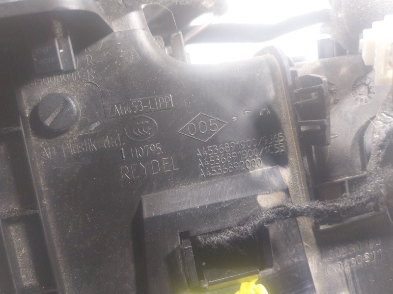 Recambio de guantera para smart forfour ev eq 17.6 kwh referencia OEM IAM  A4536891900 