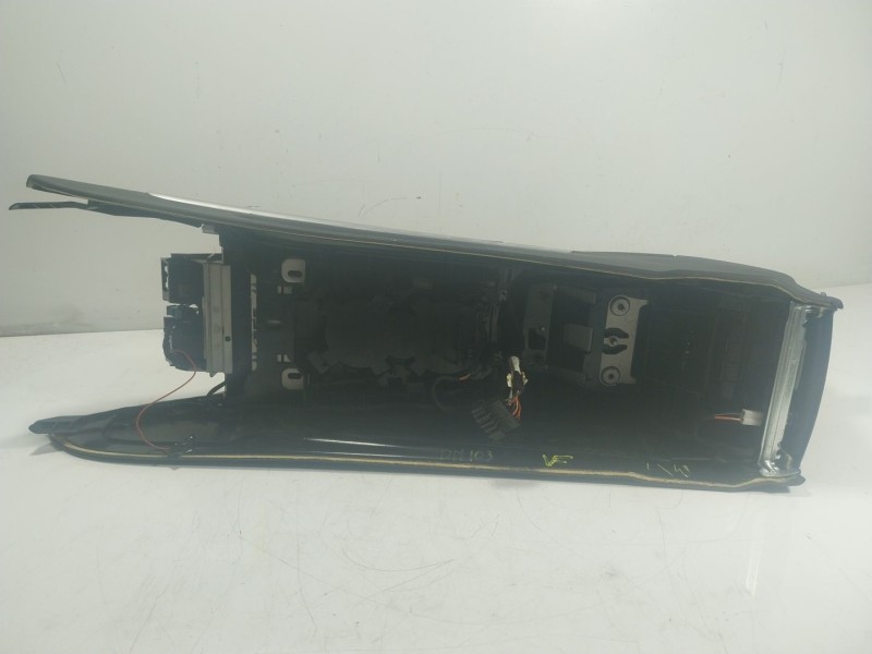 Recambio de apoyabrazos central para mercedes-benz clase m (w164) 6.2 v8 cat referencia OEM IAM   