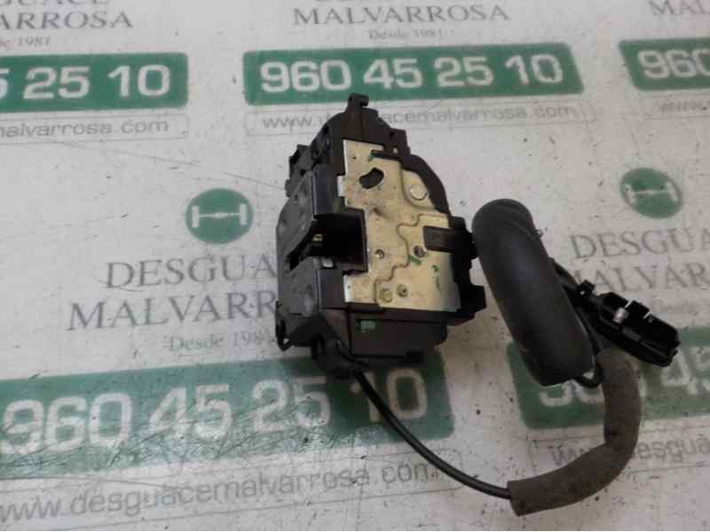 Recambio de cerradura puerta trasera derecha para renault megane iii berlina 5 p authentique referencia OEM IAM 825020002R  