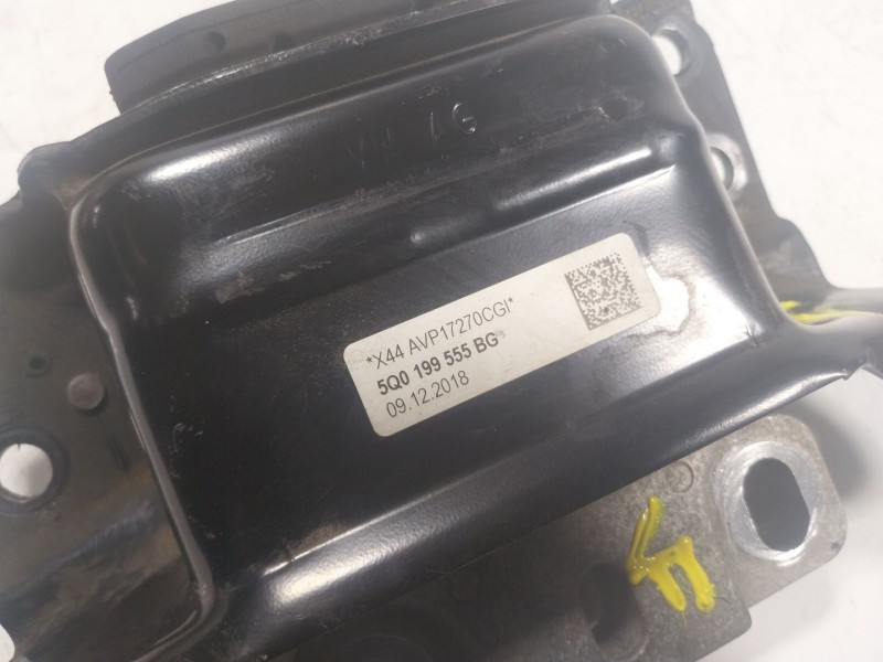 Recambio de soporte motor izquierdo para seat leon (5f1) fr referencia OEM IAM  5Q0199555BG 