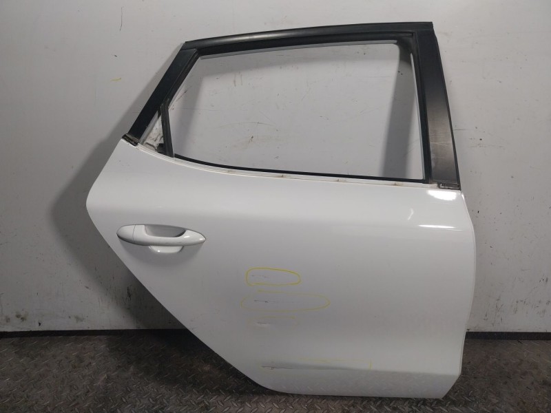 Recambio de puerta trasera derecha para kia ceed 1.4 tgdi cat referencia OEM IAM   