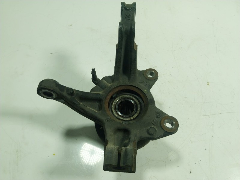 Recambio de mangueta delantera izquierda para renault zoe 68 kw referencia OEM IAM   