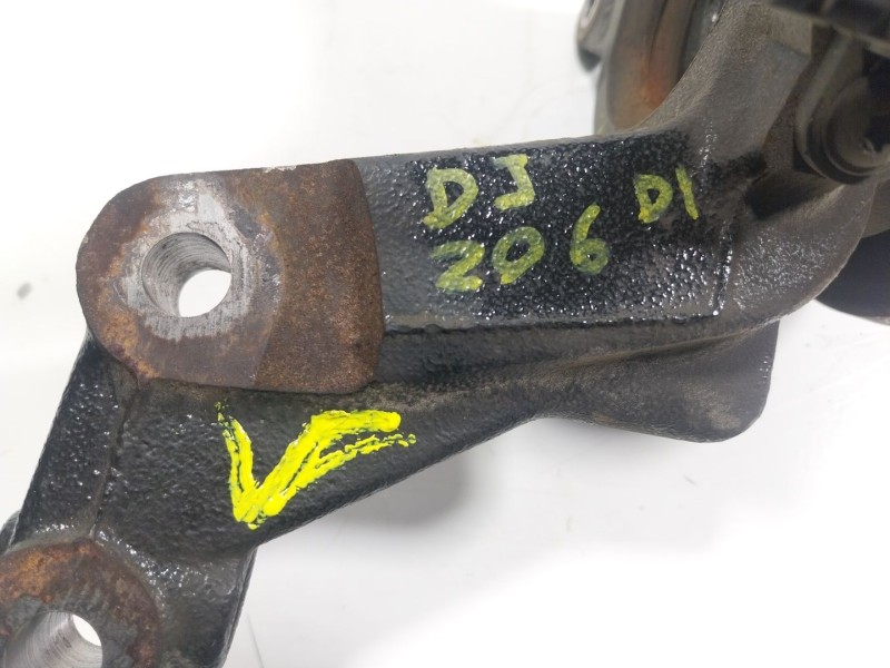 Recambio de mangueta delantera izquierda para renault zoe 68 kw referencia OEM IAM   