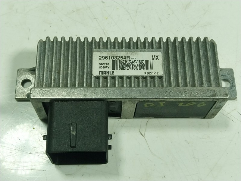 Recambio de caja precalentamiento para renault zoe 68 kw referencia OEM IAM  296103254R 