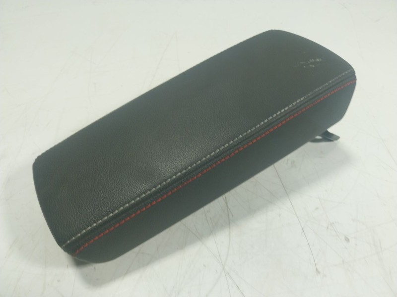 Recambio de apoyabrazos central para renault arkana referencia OEM IAM  969206073R 