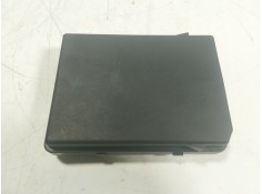 Recambio de caja reles / fusibles para renault arkana referencia OEM IAM  284B69541R  2