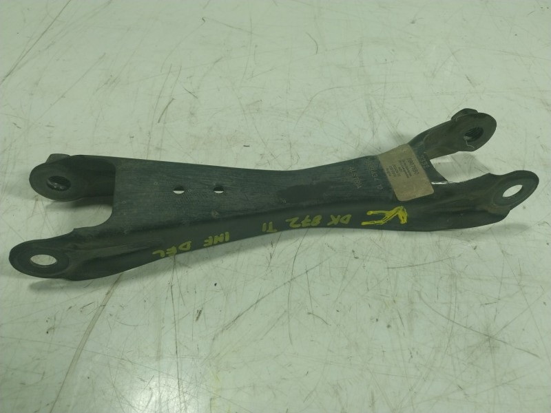 Recambio de brazo suspension inferior trasero izquierdo para bmw i3 (i01) 125 kw referencia OEM IAM  6867880 