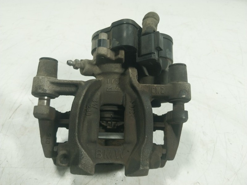 Recambio de pinza freno trasera derecha para bmw i3 (i01) 125 kw referencia OEM IAM  6853858 
