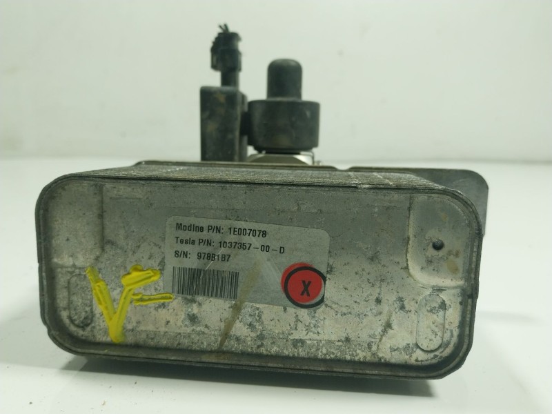 Recambio de valvula intercambio de calefaccion para tesla model s p referencia OEM IAM  103735700D 