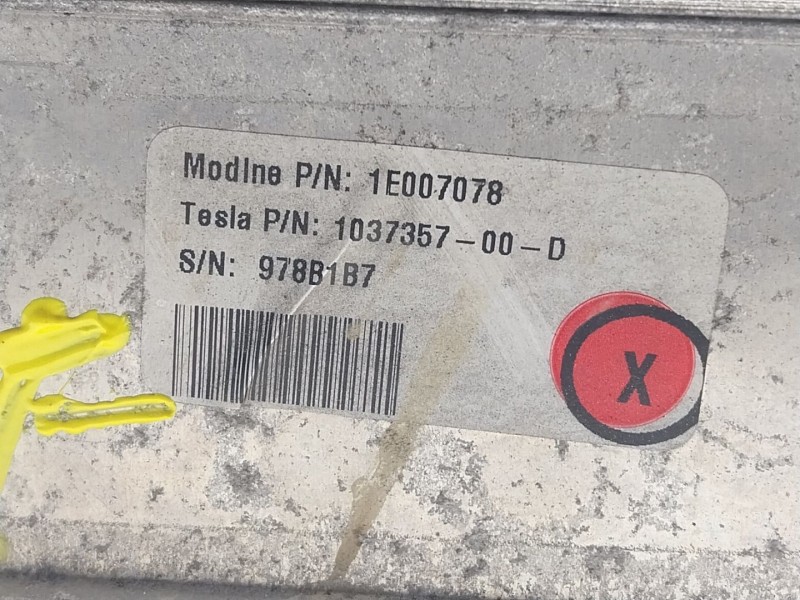 Recambio de valvula intercambio de calefaccion para tesla model s p referencia OEM IAM  103735700D 