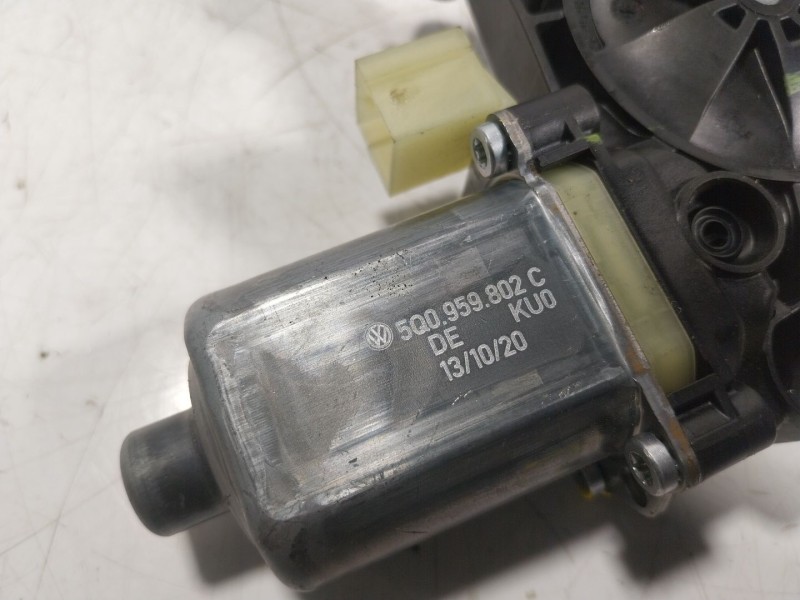 Recambio de motor elevalunas delantero derecho para seat ateca (kh7) fr go referencia OEM IAM 5Q0959802C 5Q0959802C 