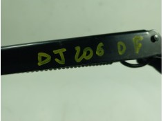 Recambio de brazo limpia delantero derecho para renault zoe 68 kw referencia OEM IAM    2