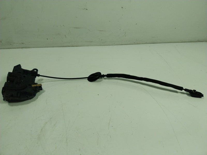 Recambio de cerradura puerta delantera derecha para renault zoe 68 kw referencia OEM IAM  805020094R 