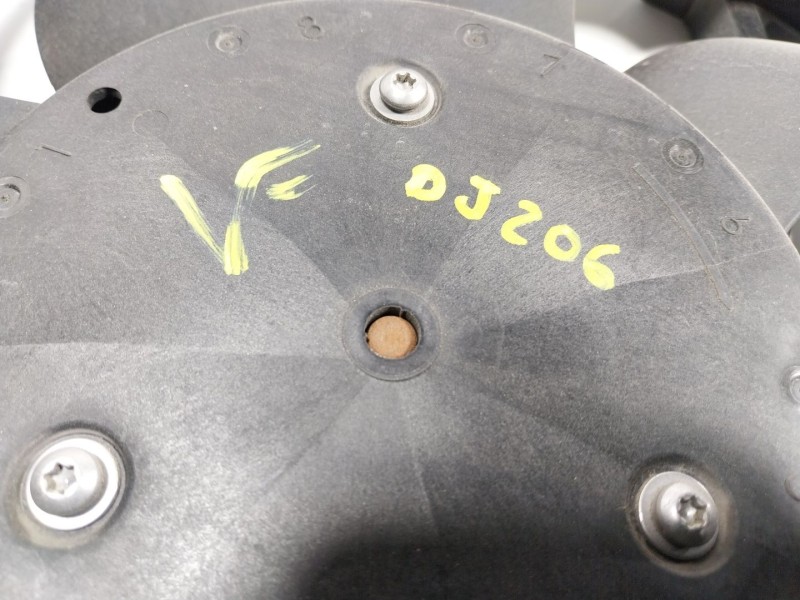 Recambio de electroventilador para renault zoe 68 kw referencia OEM IAM  945002400 