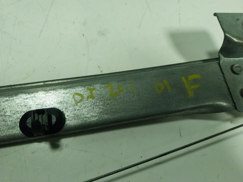 Recambio de elevalunas delantero izquierdo para renault zoe 68 kw referencia OEM IAM  128001491 