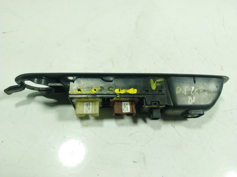 Recambio de mando elevalunas delantero izquierdo para renault zoe 68 kw referencia OEM IAM  254008973R 