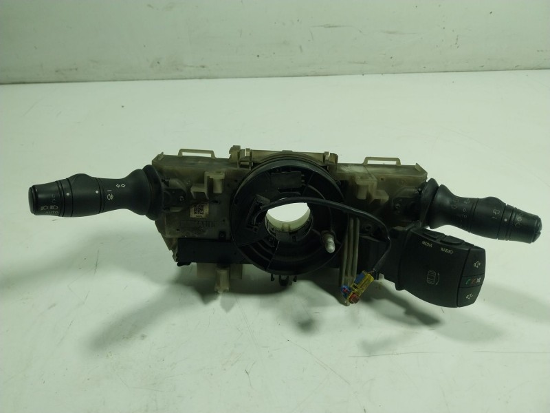 Recambio de mando luces para renault zoe 68 kw referencia OEM IAM  255522540R 