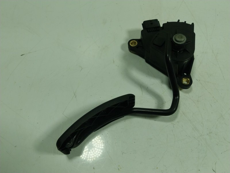 Recambio de potenciometro pedal para renault zoe 68 kw referencia OEM IAM  180026336R 