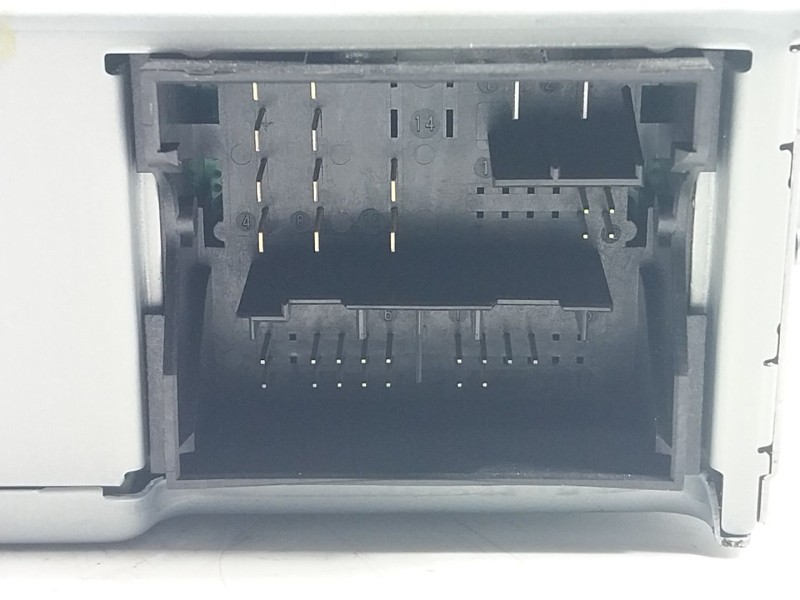 Recambio de sistema audio / radio cd para seat mii (kf1) electric referencia OEM IAM  12S035869 