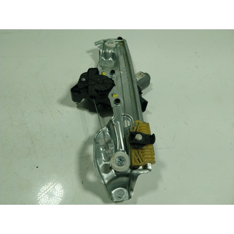 Recambio de elevalunas trasero izquierdo para renault megane iv berlina 5p 1.3 tce referencia OEM IAM 827218403R 827218403R 