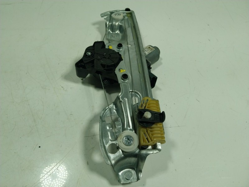 Recambio de elevalunas trasero izquierdo para renault megane iv berlina 5p 1.3 tce referencia OEM IAM 827218403R 827218403R 