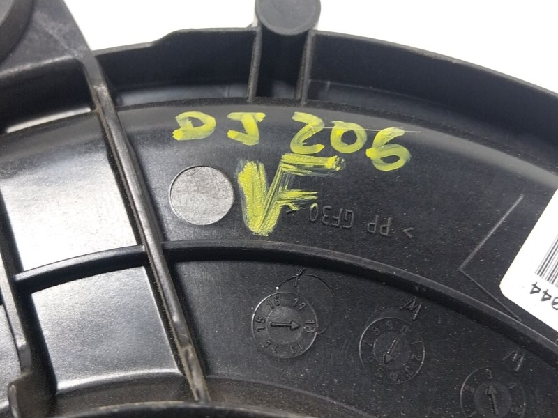 Recambio de motor calefaccion para renault zoe 68 kw referencia OEM IAM  290924004R 