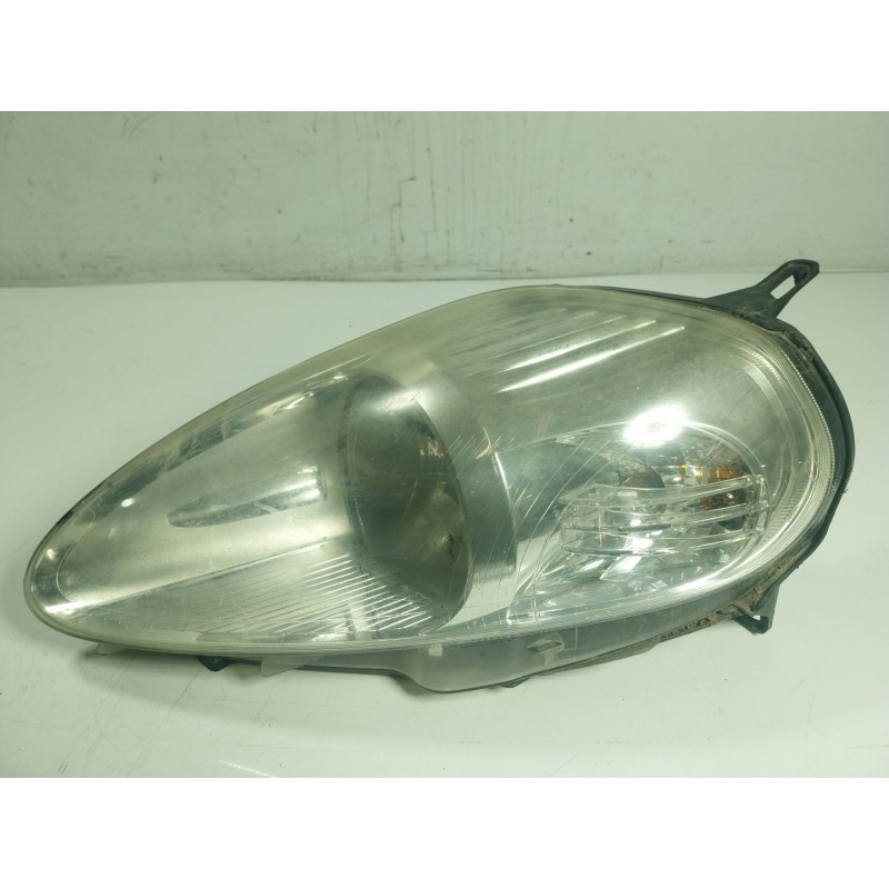 Recambio de faro izquierdo para fiat punto (evo) (199) 1.3 16v jtd cat referencia OEM IAM   