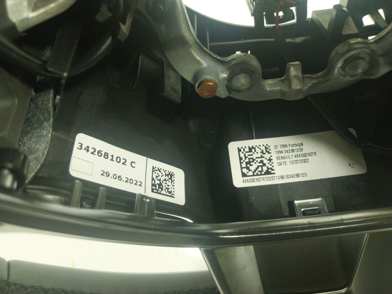 Recambio de volante para renault captur ii 1.0 tce referencia OEM IAM  34268102C 