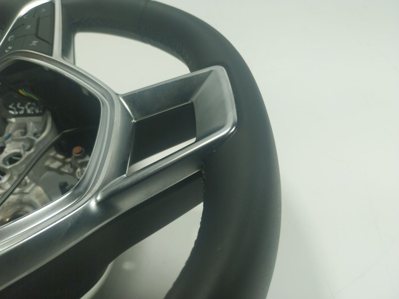 Recambio de volante para renault captur ii 1.0 tce referencia OEM IAM  34268102C 