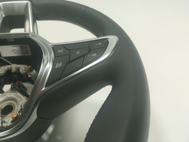 Recambio de volante para renault captur ii 1.0 tce referencia OEM IAM  34268102C 