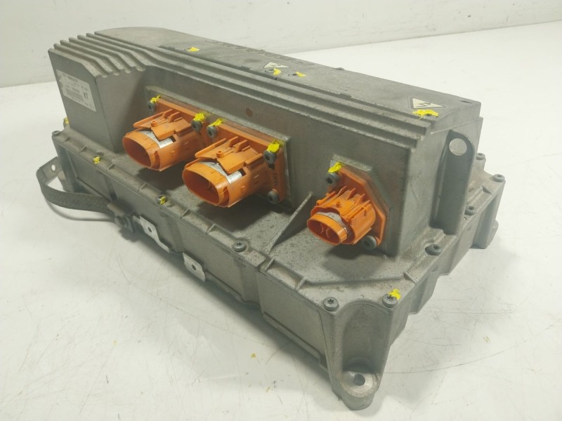 Recambio de convertidor de voltaje para renault kangoo z.e. referencia OEM IAM   