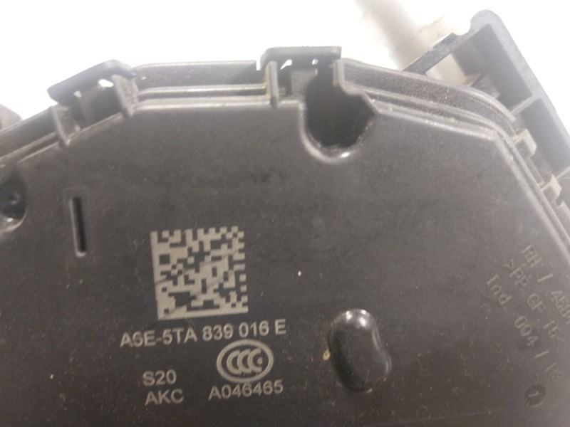 Recambio de cerradura puerta trasera derecha para skoda spaceback (5h) 1.0 tsi referencia OEM IAM  5TA839016E 