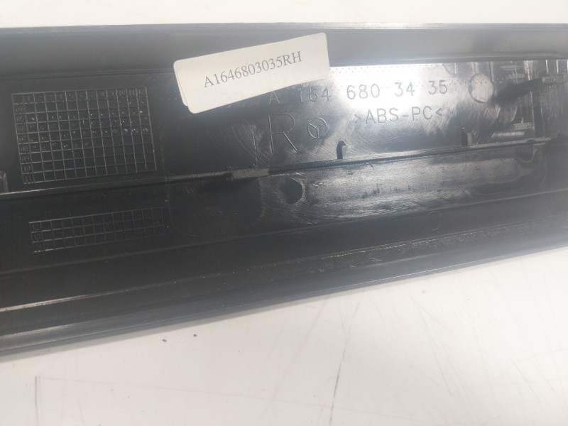 Recambio de moldura para mercedes-benz clase m (w164) 6.2 v8 cat referencia OEM IAM  A1646803435 