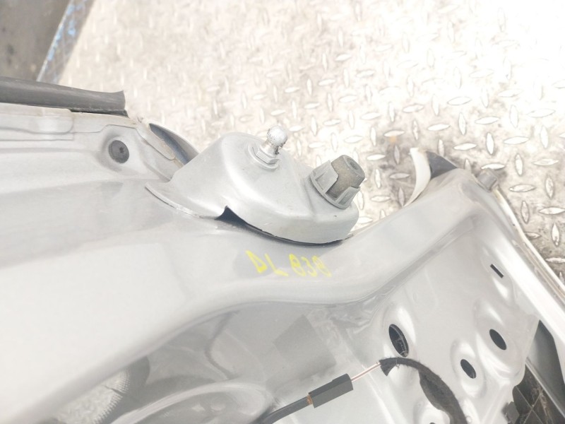 Recambio de porton trasero para smart forfour ev eq 17.6 kwh referencia OEM IAM   